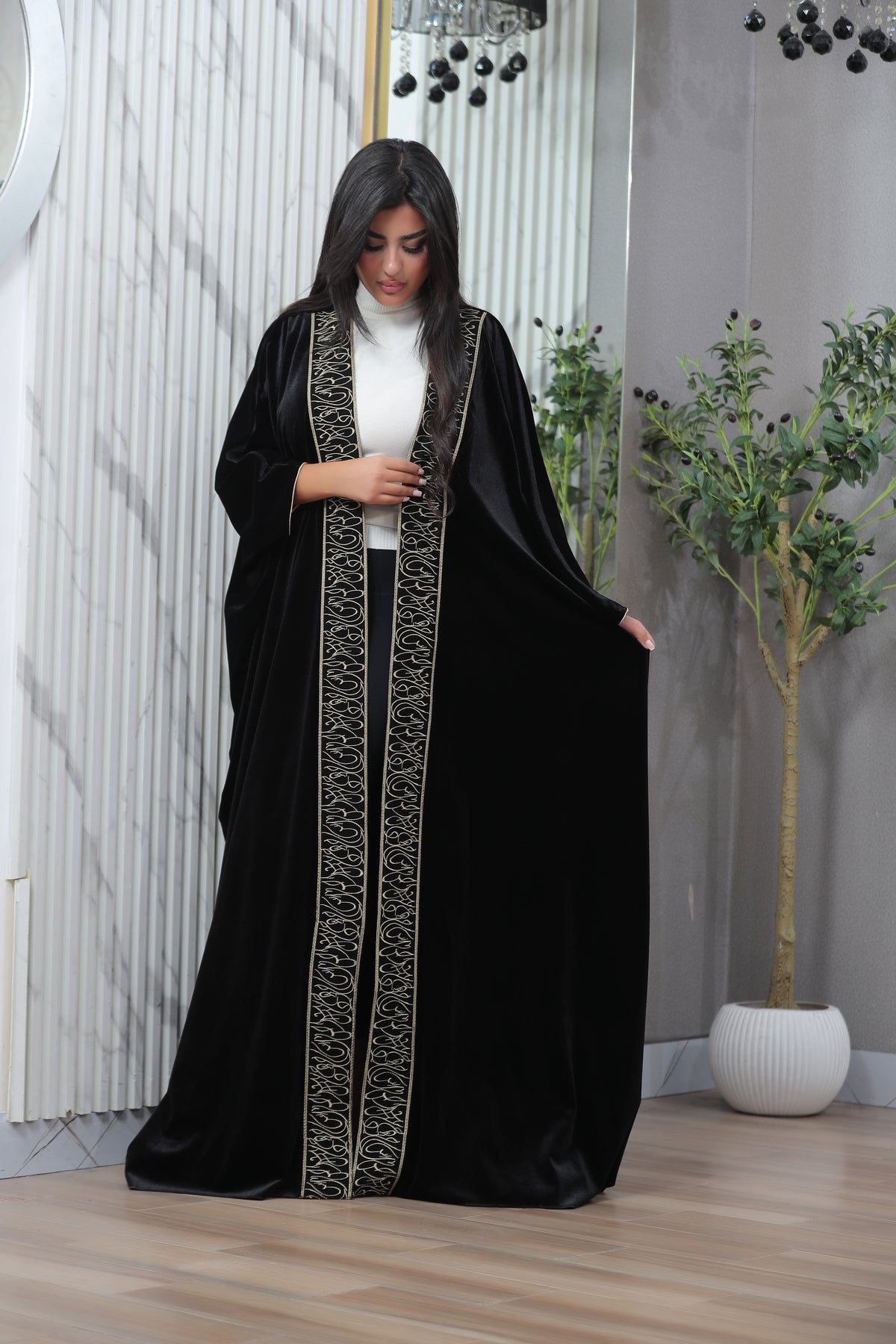 Luxury Black Velvet Embroidered Bisht – Red & Gold Elegant Traditional Cloak