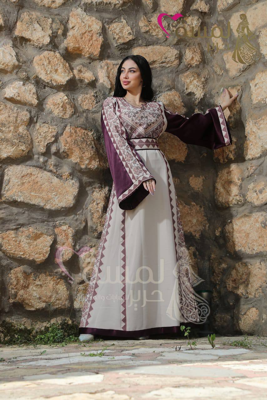 Al Tashareef – Luxury Traditional Embroidered Dress | Elegant Heritage Wear