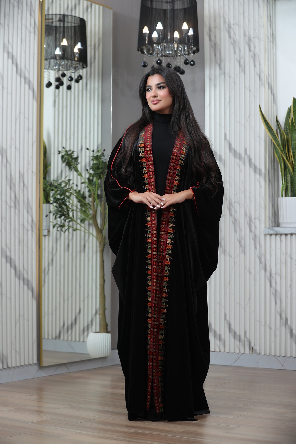 Luxury Black Velvet Embroidered Bisht – Elegant Gulf Style Traditional Open Abaya