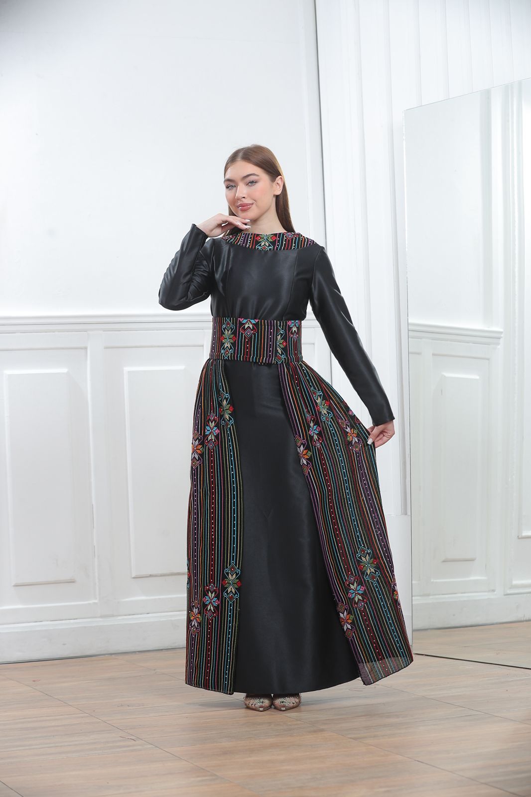  Black Satin Palestinian Embroidered Thobe with Colorful Tatreez Details | Al-Ameera Thobe

ثوب الأميرة المطرز من الستان الأسود بتفاصيل تطريز فلسطيني ملونة