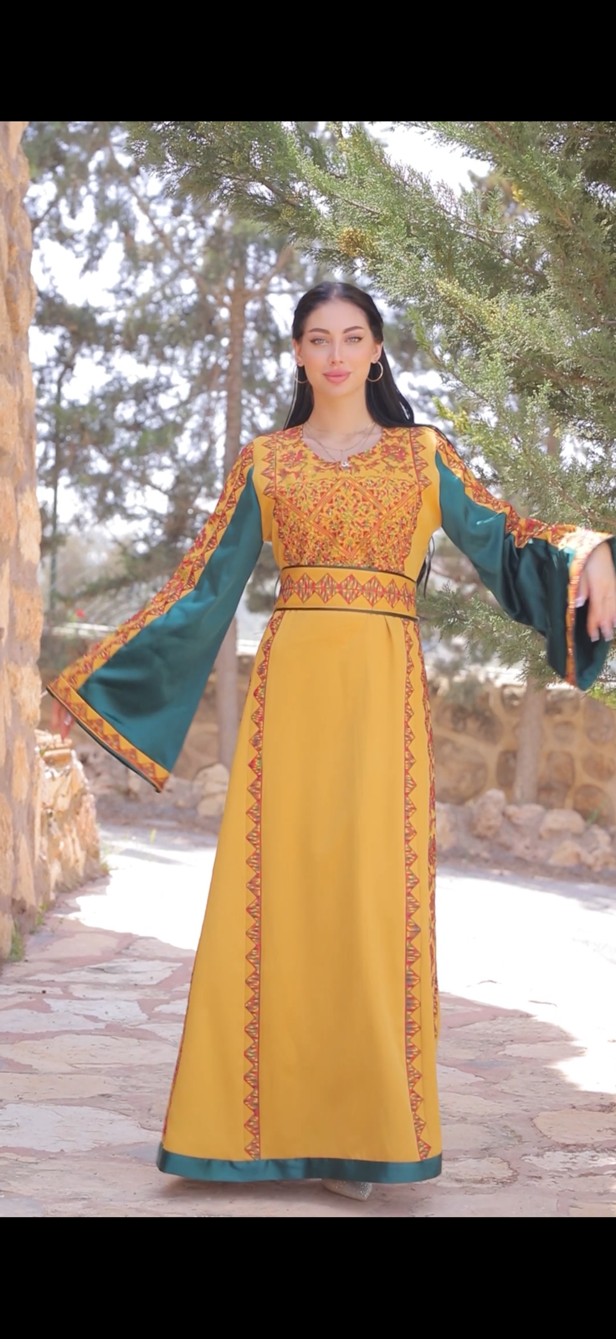Al Tashareef – Luxury Traditional Embroidered Dress | Elegant Heritage Wear