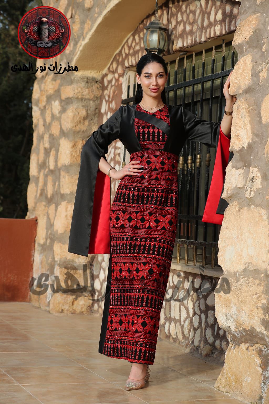 ثوب ورد الجليل النسائي، Ward Al Jalil Women's Heritage Satin Dress