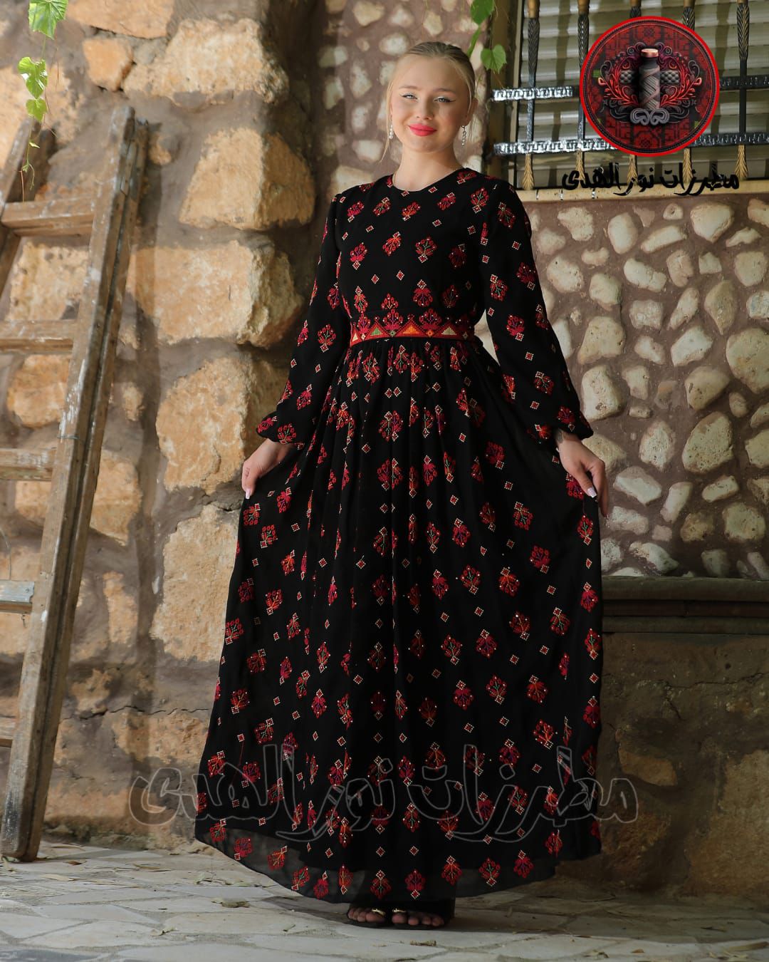 ثوب الروزا الملكي المطرز النسائي، Al Roza Al Malaki Women's Heritage Embroidered Chiffon Dress