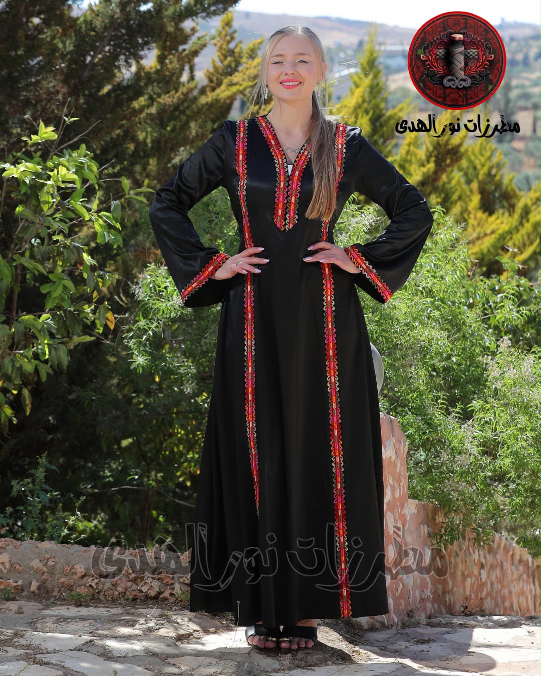 Women's Embroidered Satin Heritage Dress | Thoub Manajel Mutaraz