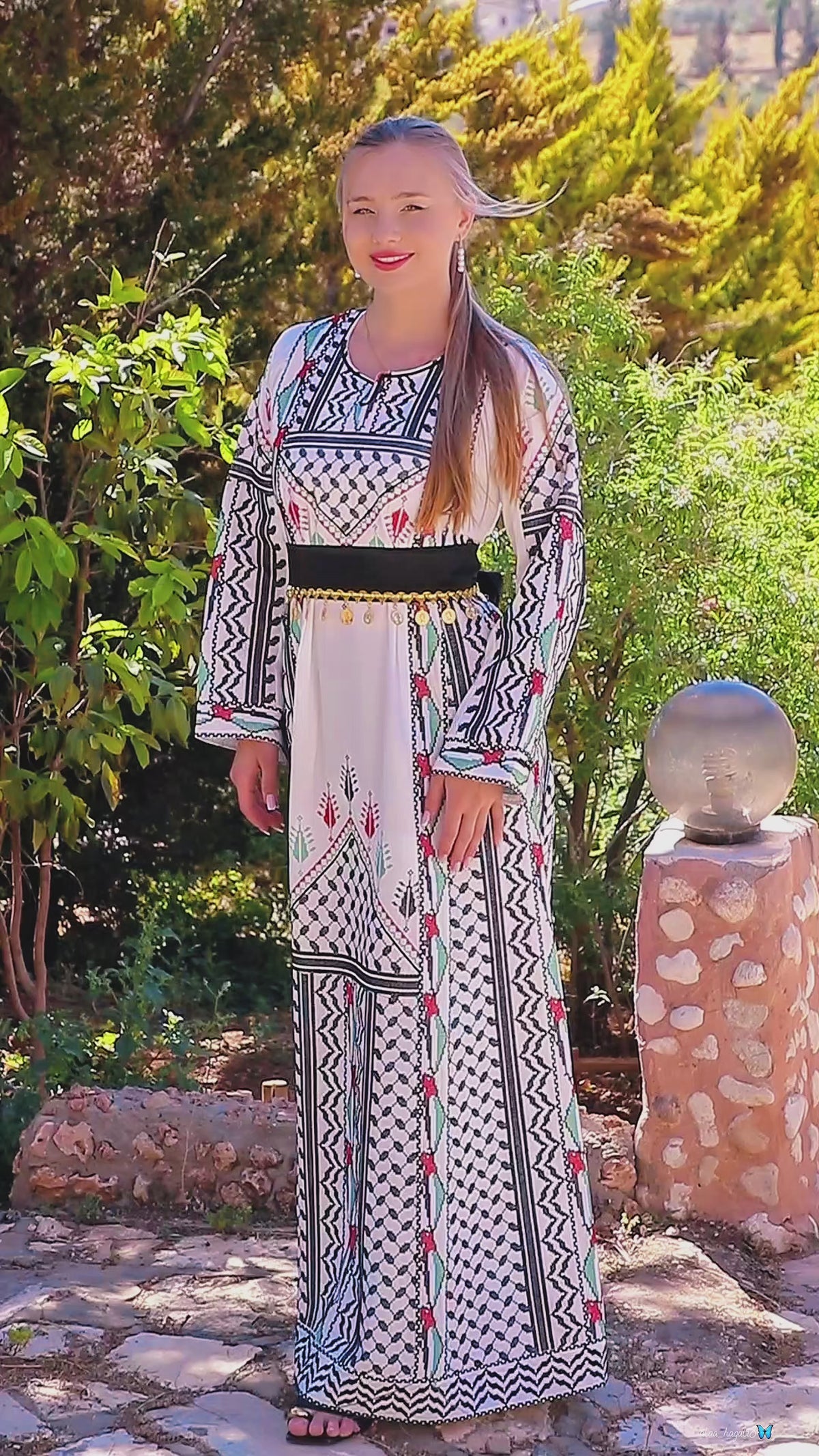 Load video: Palestinian Kuffiyeh Embroidered Heritage Thobe