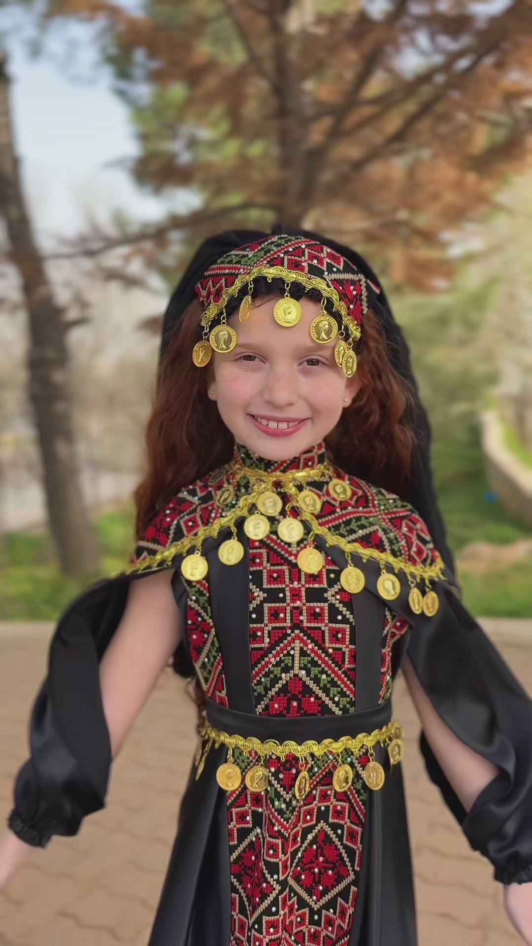 تحميل الفيديو: ثوب جوهرة الحنا البناتي المطرز