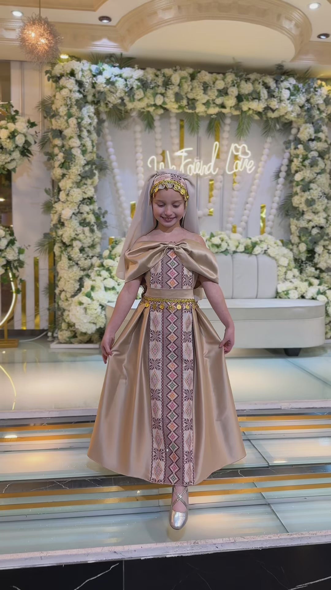تحميل الفيديو: ثوب سيليا البناتي ستان