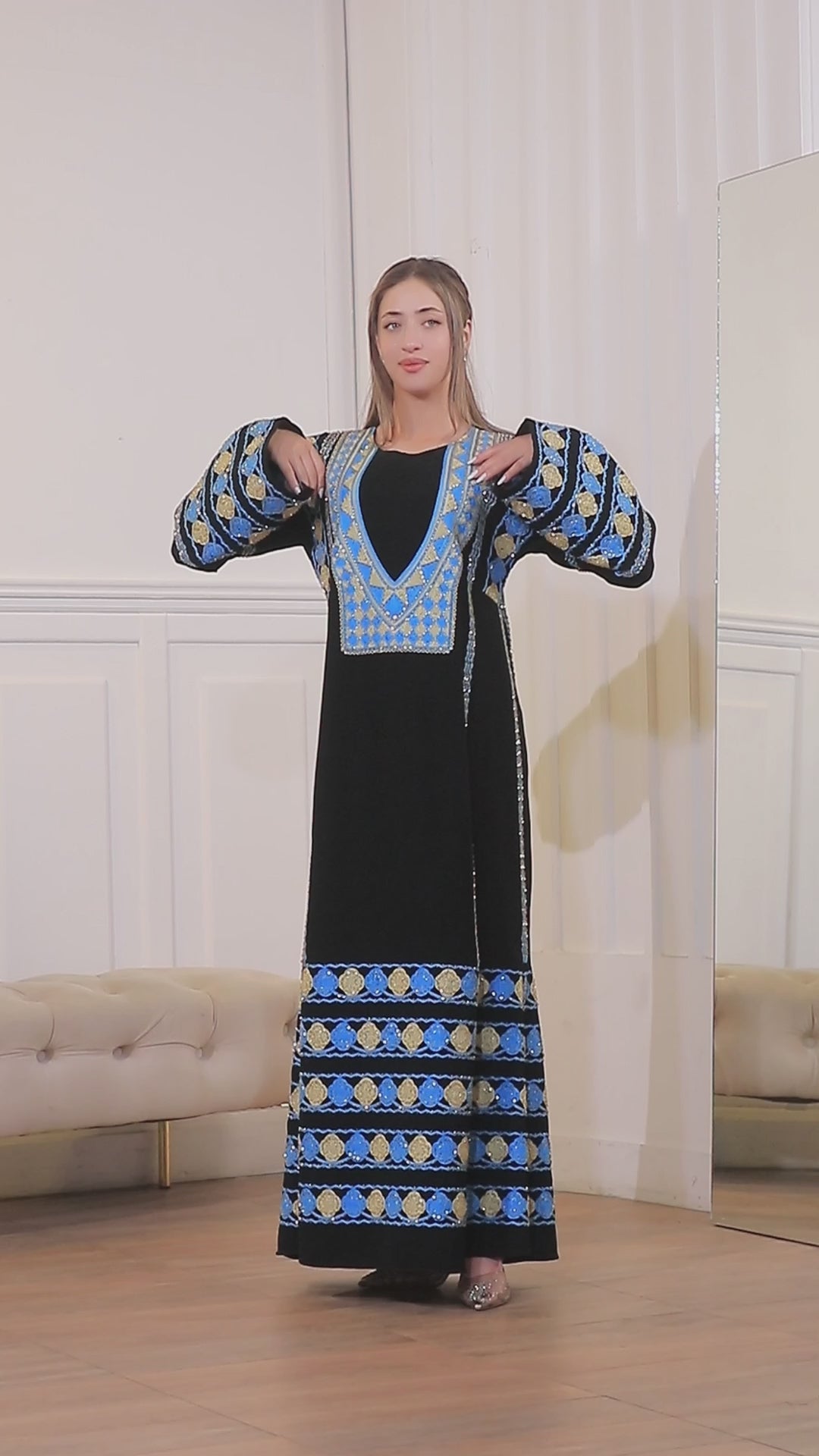 تحميل الفيديو: Luxury Embroidered Palestinian Thobe with Beaded Embellishment